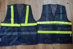 May và in áo gile lưới màu xanh đen