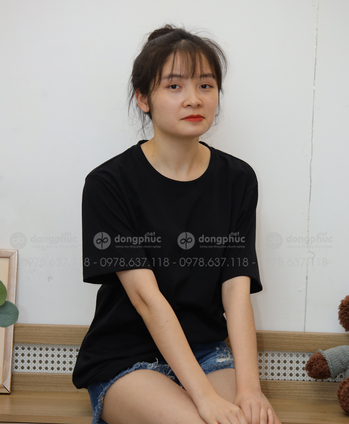 Áo thun đen cotton