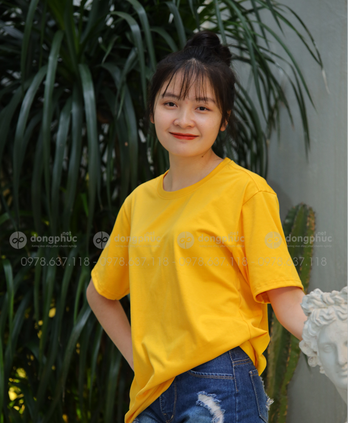 Áo thun vàng form rộng
