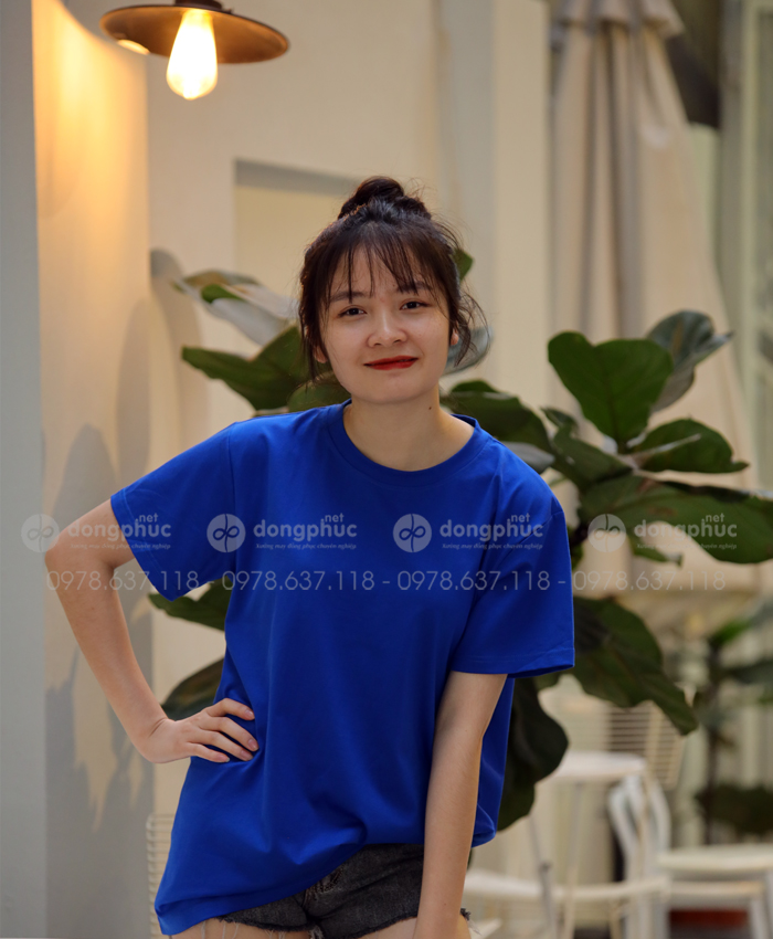 Áo thun xanh bích form rộng