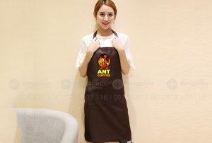 May và in tạp dề Quán Ant Coffee