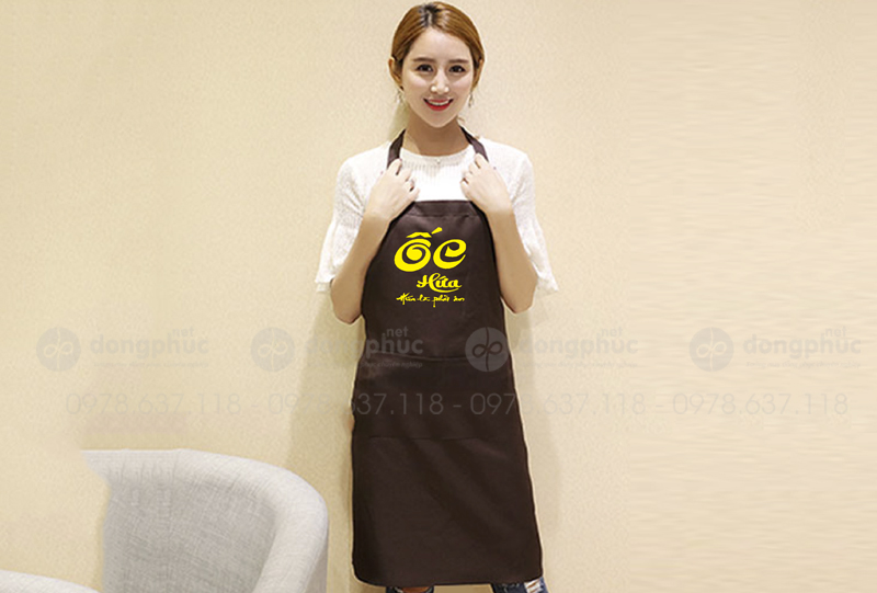 May và in tạp dề màu nâu Quán Ốc Hứa