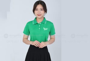 May và in áo phông màu xanh lá We are Family