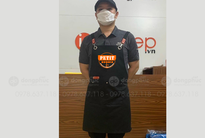 May và in tạp dề Quán Petit Bubble