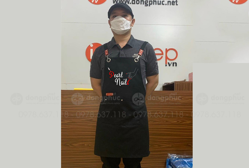 May và in tạp dề Tiệm Pearl Nails