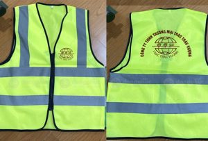 May và in áo gile màu vàng chanh Công ty TNHH thương mại Trác Trác Vượng