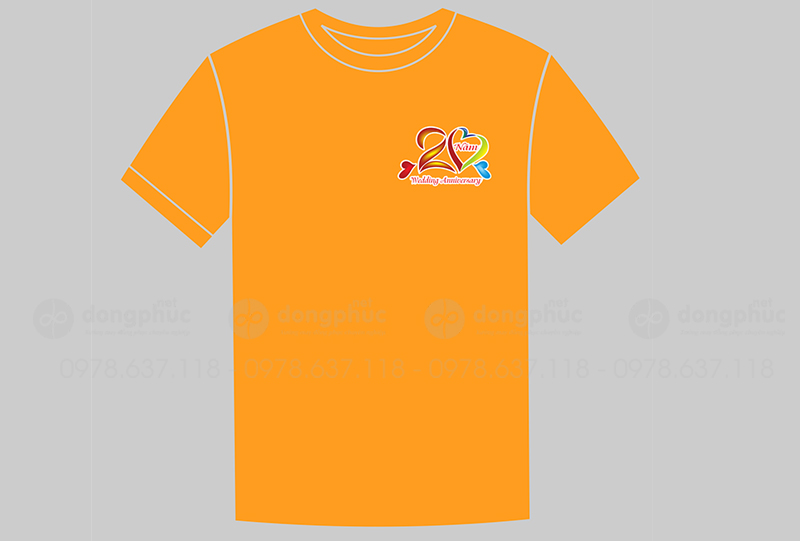 May và in áo phông màu cam kỉ niệm 20 năm ngày cưới