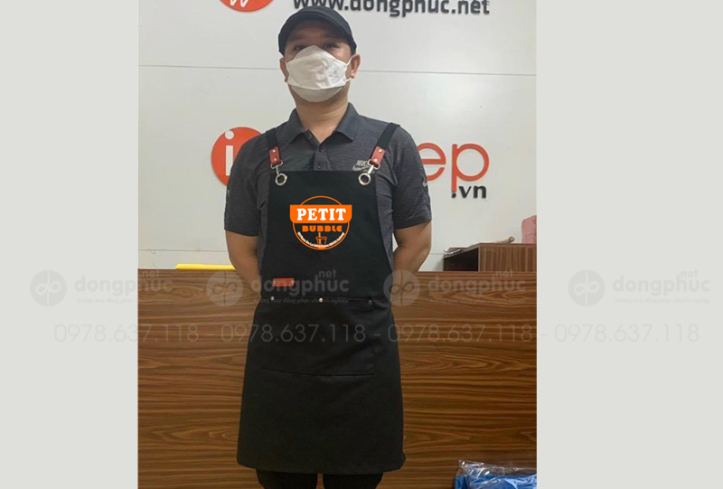 May và in tạp dề Quán Petit Bubble