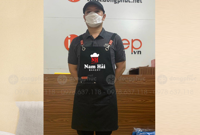 May và in tạp dề Tiệm bánh mì Nam Hải