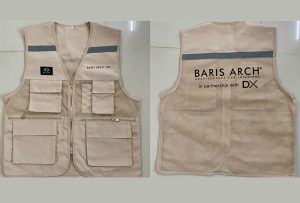 May và in áo gile đồng phục màu be Công ty Baris Arch