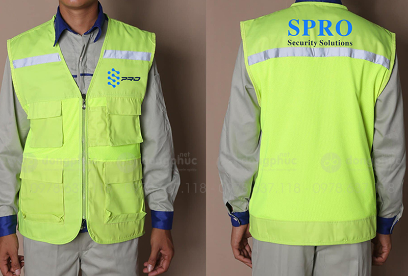 May và in áo gile màu xanh lá mạ Security Solutions SPRO