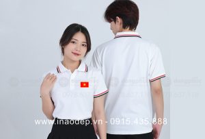 May và in áo phông đồng phục màu trắng in hình lá cờ