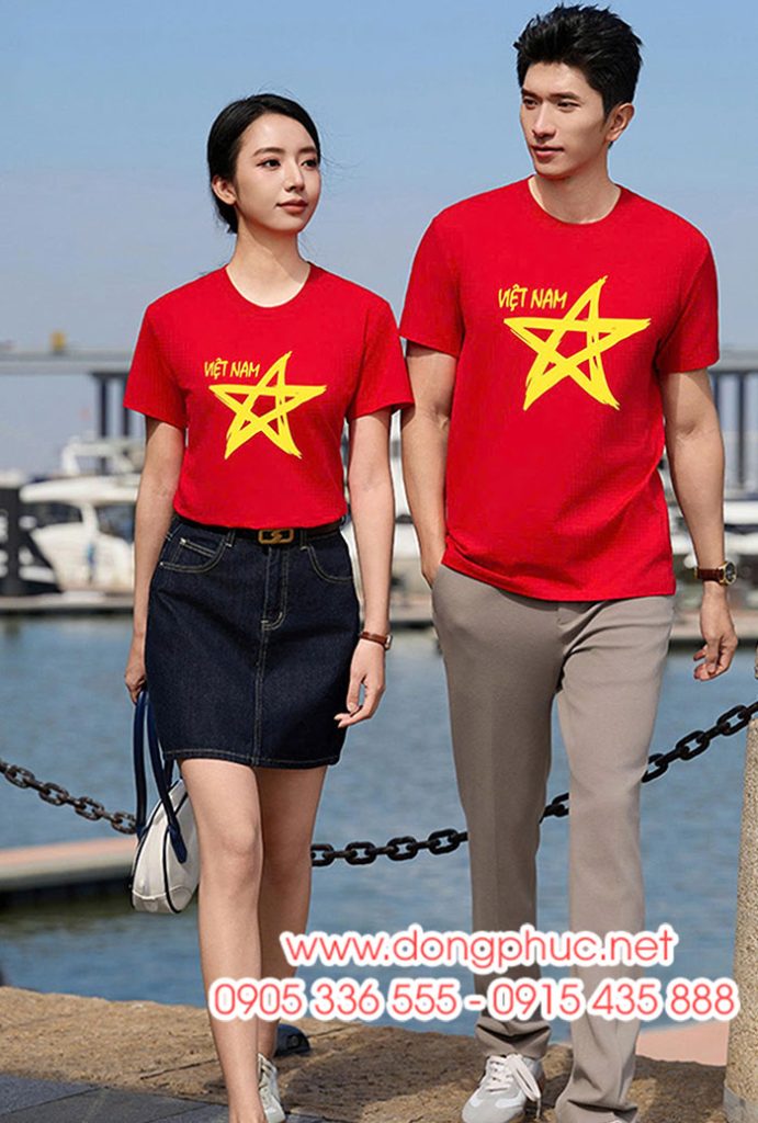May và In Áo cờ đỏ in chữ Việt Nam cùng ngôi sao vàng